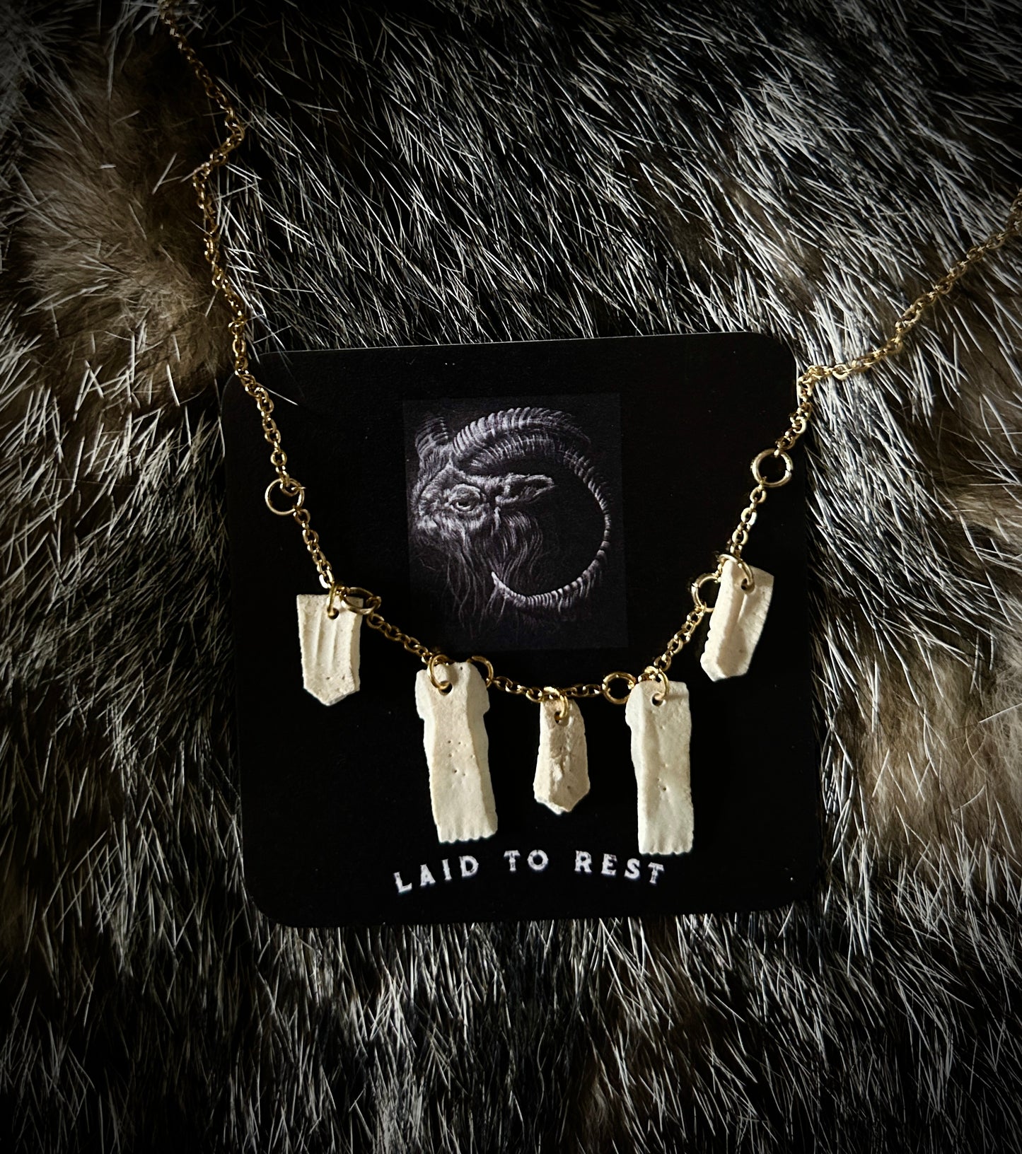 Armadillo banded shell necklace
