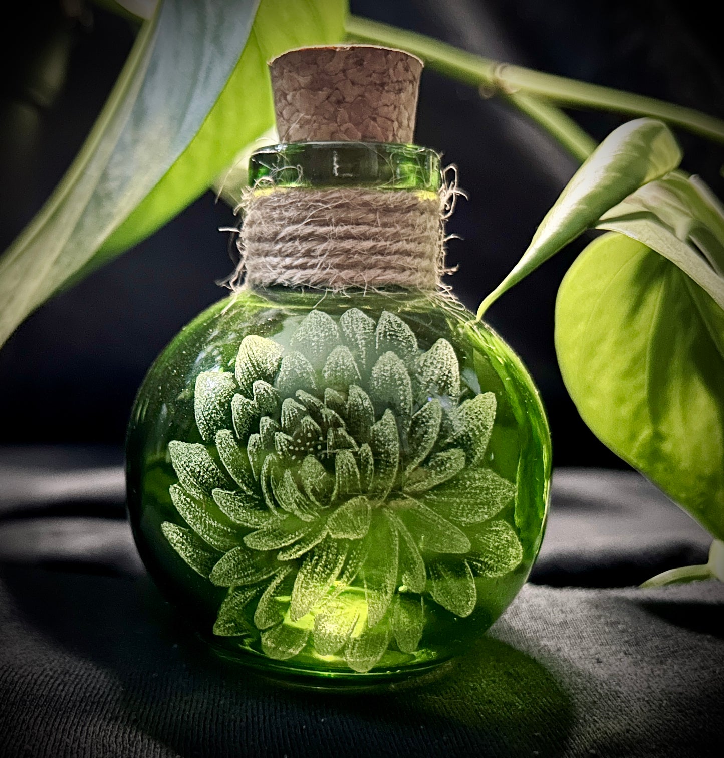 Dahlia Hand-etched Bottle