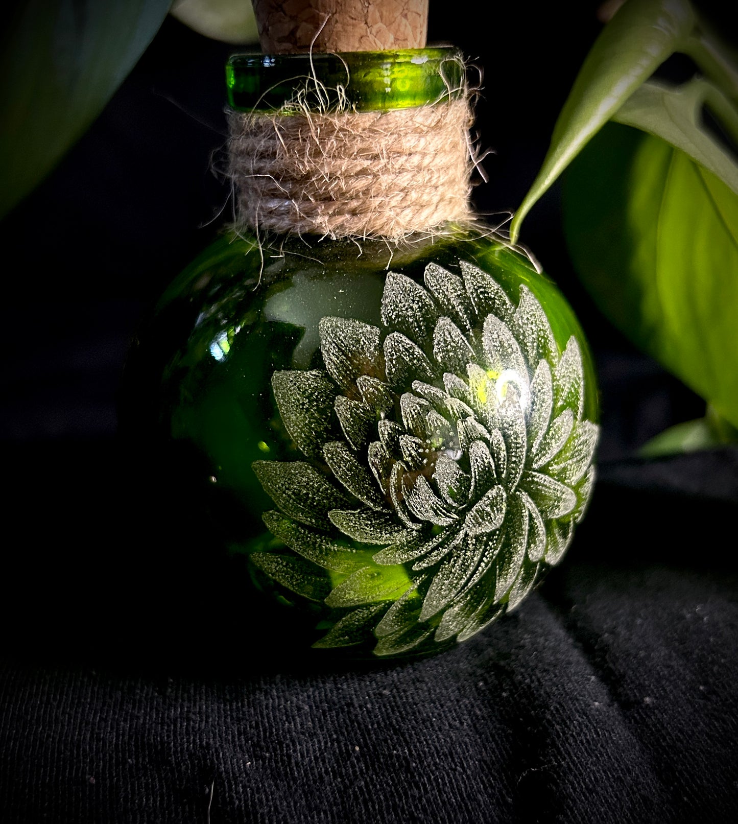 Dahlia Hand-etched Bottle