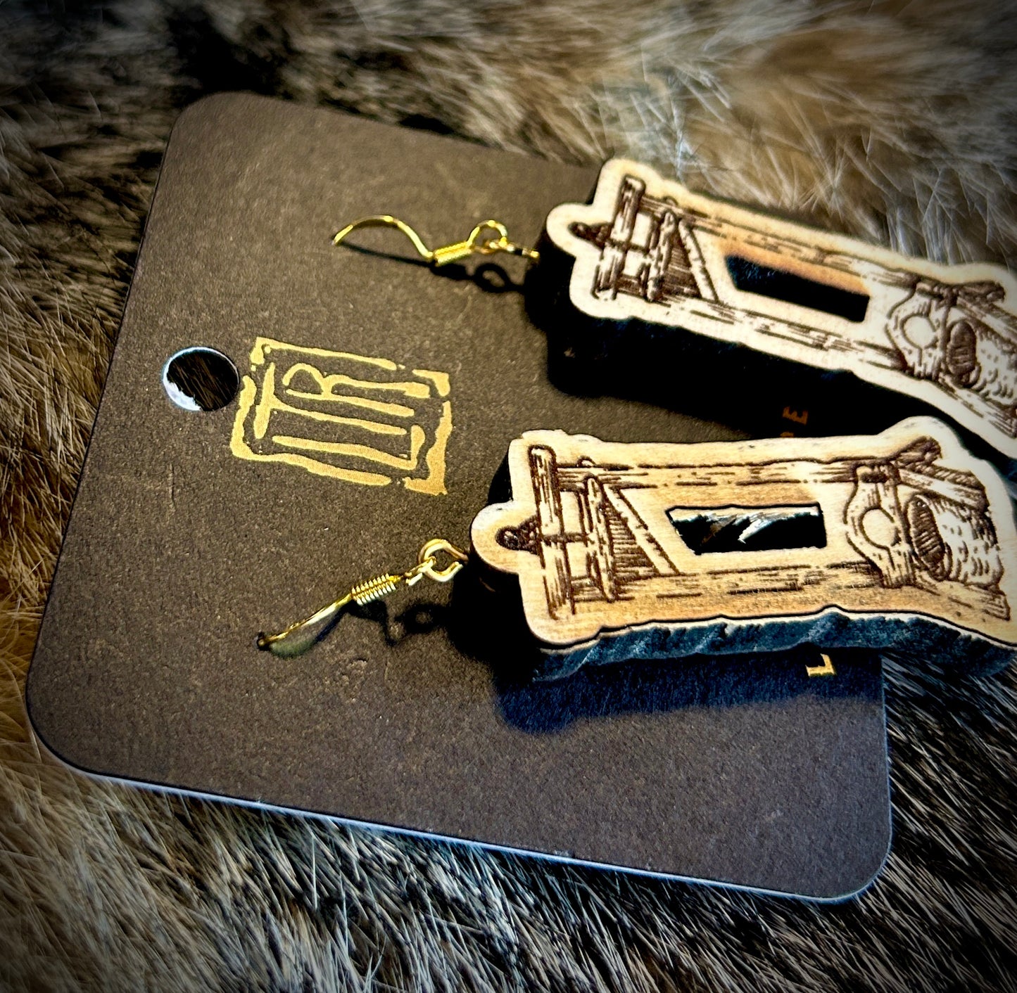 Guillotine wood earrings