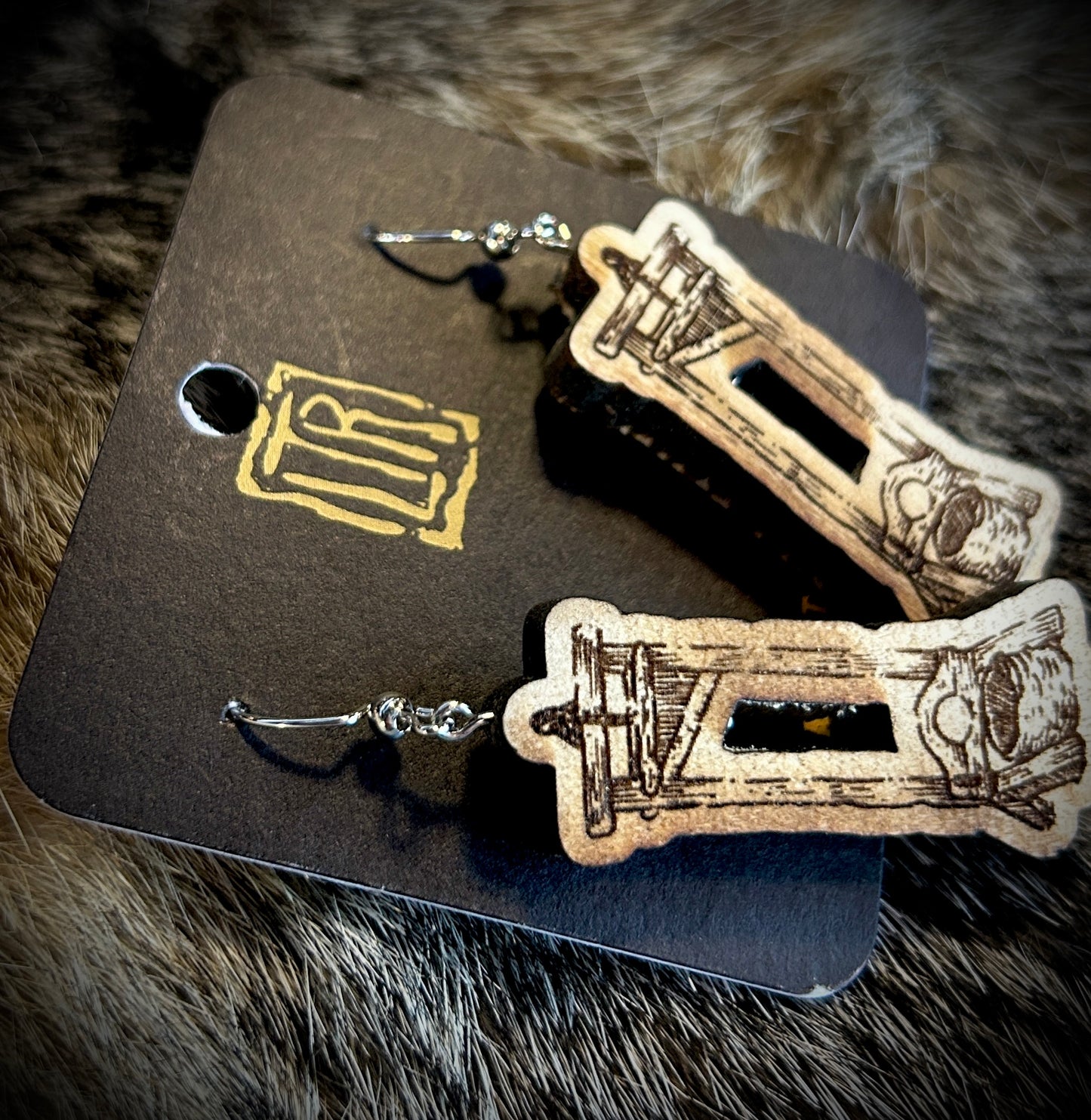 Guillotine wood earrings